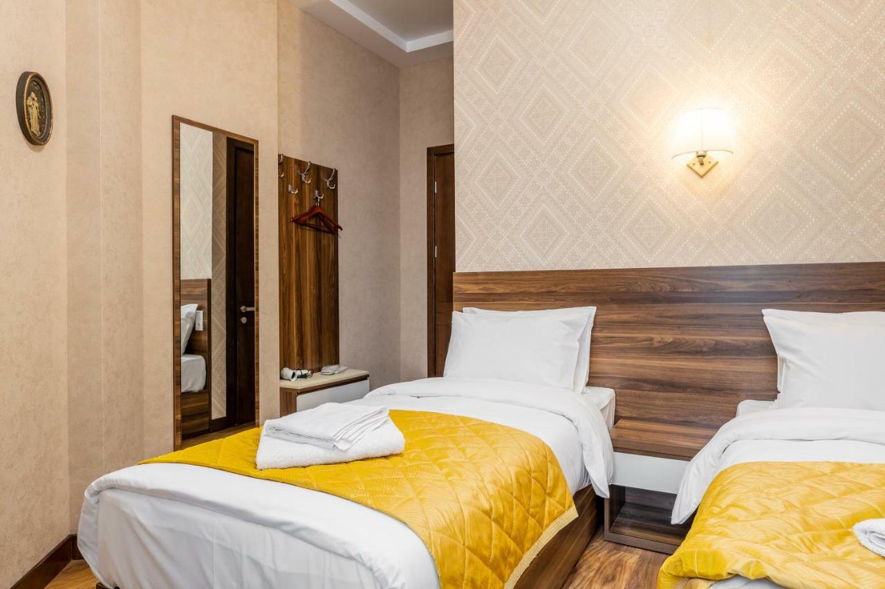Ornament Hotel Tbilisi Exterior foto